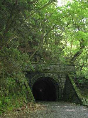 cトンネル.jpg